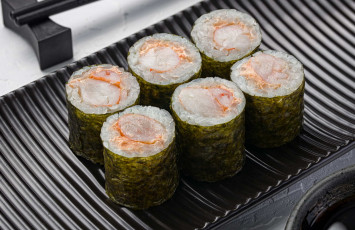 Мини ролл с креветкой